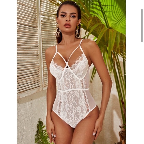 🔥 Sexy Lace Strappy Teddy Lingerie Bodysuit - Picture 5 of 8
